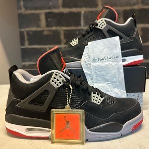 Air Jordan Retro 4 Bred